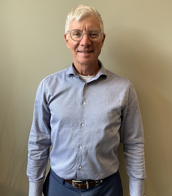 Dr. David Dueck   